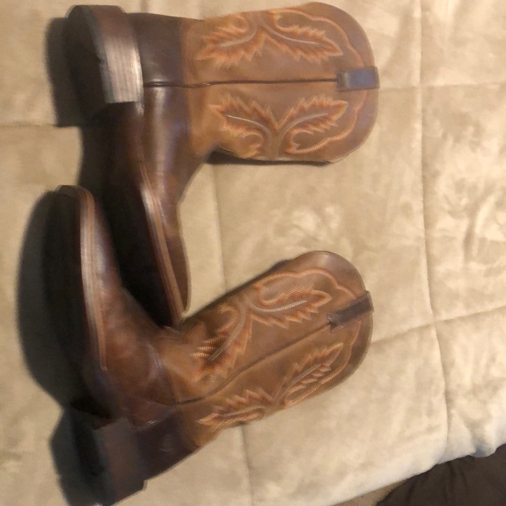 Ariat square toe pull on boots size 11